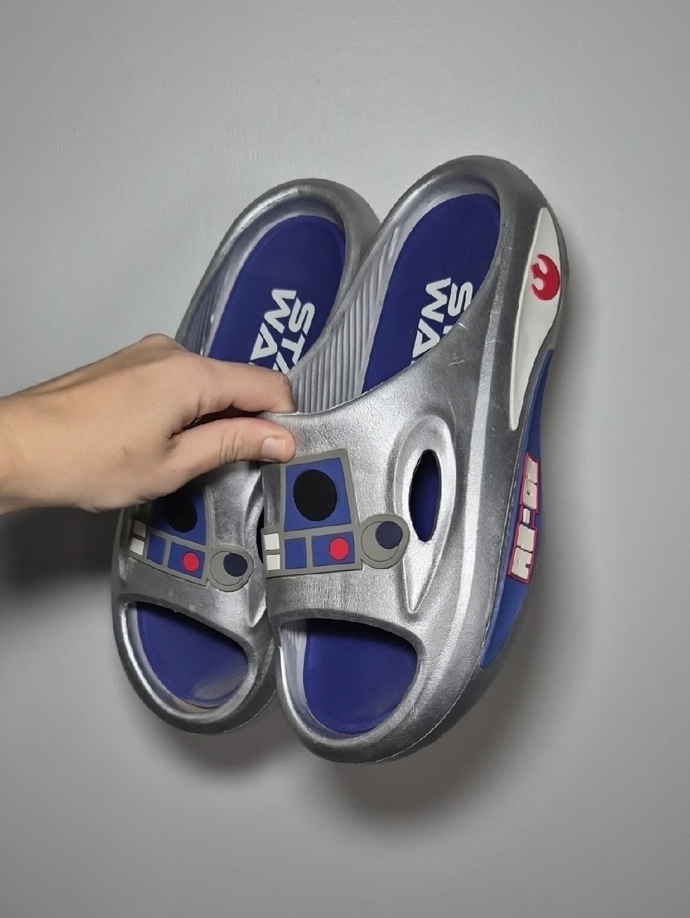 Star Wars Silver and Blue R2-D2 Slide Sandals Mens 10